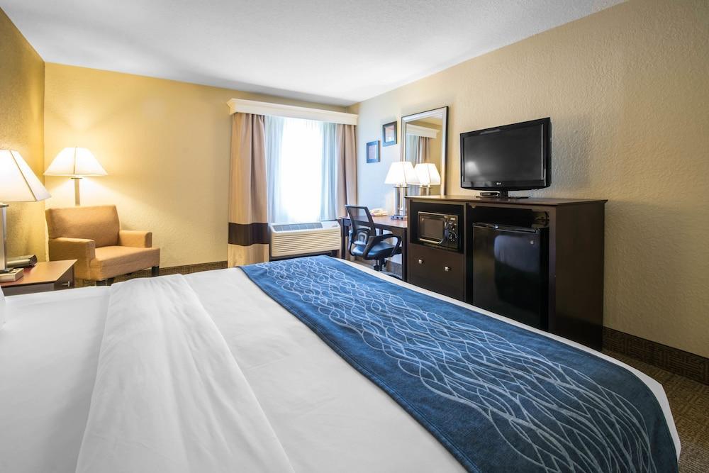 Comfort Inn & Suites Deland - Near University Exterior photo