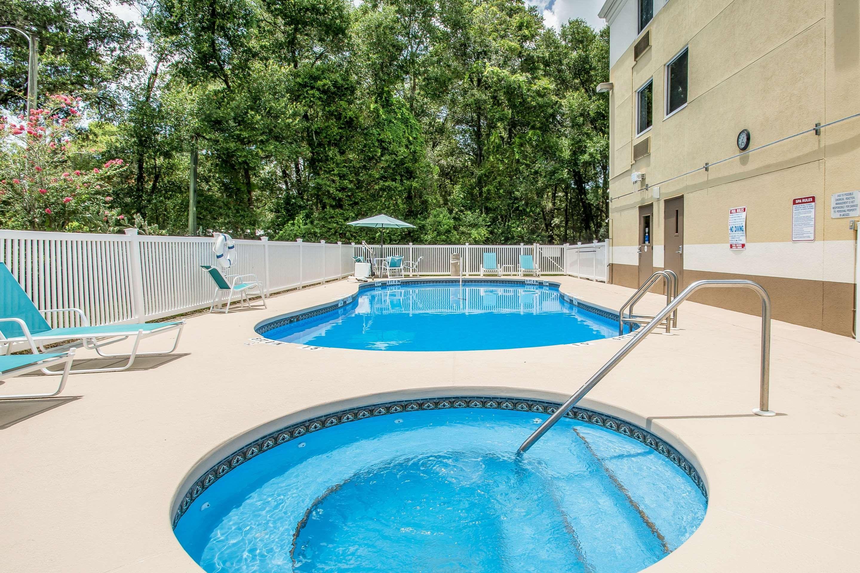 Comfort Inn & Suites Deland - Near University Exterior photo